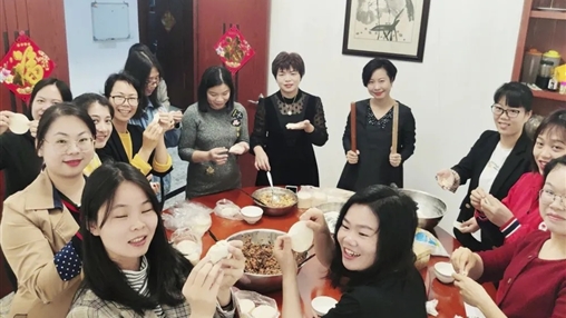 共享歡樂(lè ) | 百裕集團營(yíng)銷(xiāo)中心喜樂(lè )鬧元宵、暖心慶生日